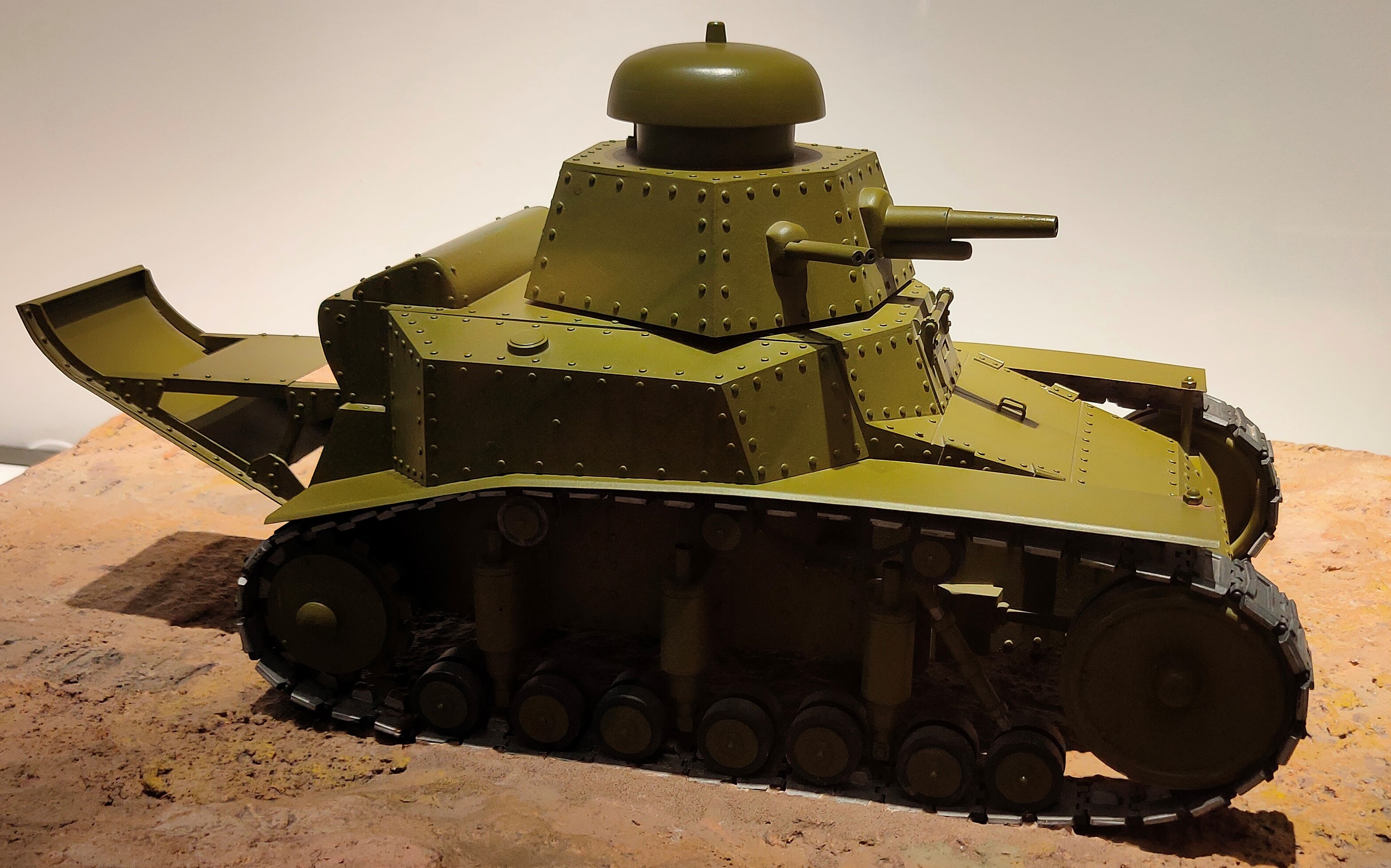 Макет первого советского серийного танка Т-18 (МС-1) завода "Большевик"