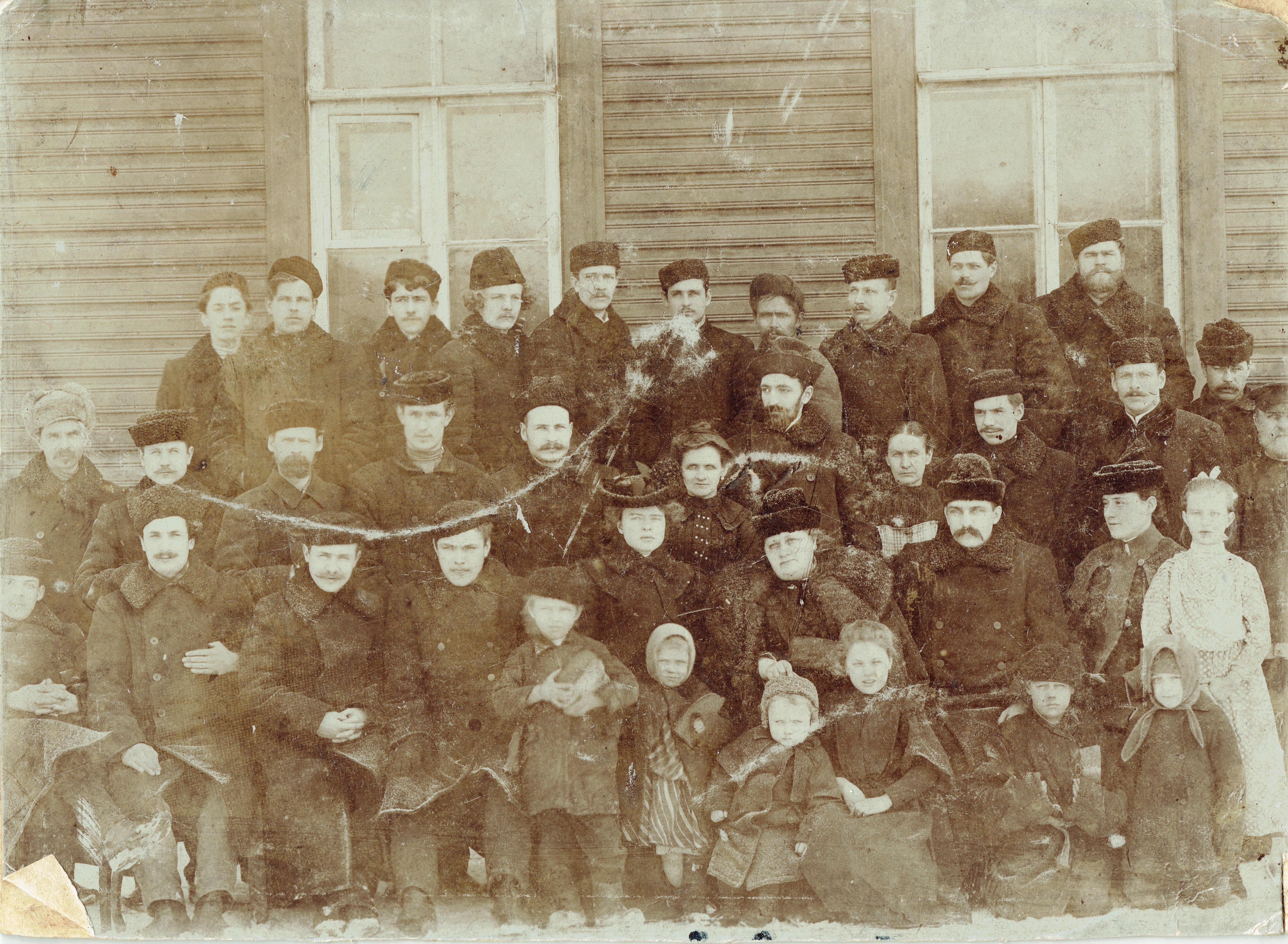 Фотография. М.П.Богданов на групповом снимке. 1910-е гг.