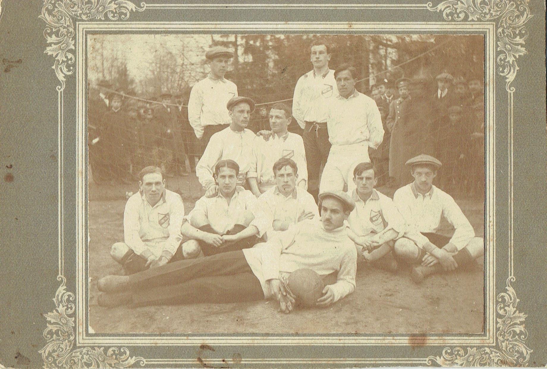 Фотография. Сборная команда по футболу «Унитас». 1911-1914 гг.